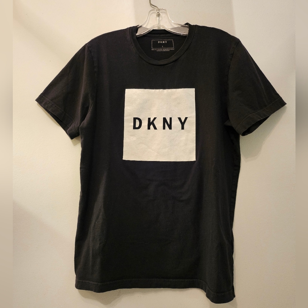 DKNY Blocked Logo Graphic T-shirt | Size Large